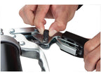 A pistola de lubrificação dupla Sparex combina a conveniência de um punho de pistola com a potência de um punho de alavanca (S.170552)