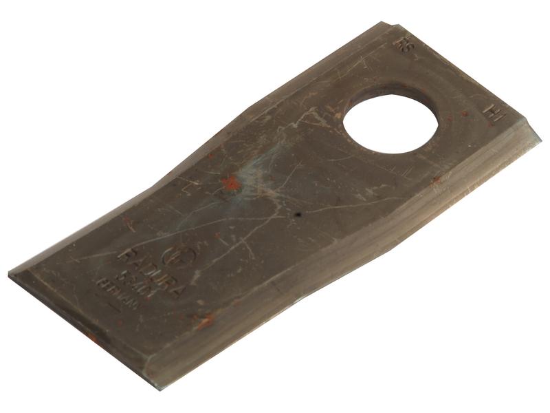 Faca - Twisted blade, top edge sharp - 105x47x4mm - Orifício Ø20.5mm - Dt. - para Kuhn, John Deere Aplicavel em: K6801420 (S.79521)
